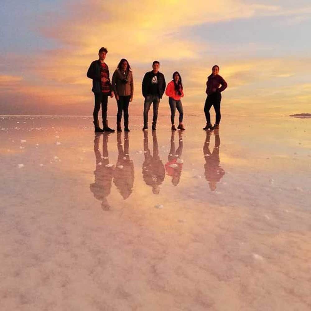 salar-uyuni-amanecer-grupo